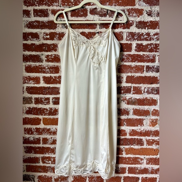 Vintage Cream Lace Trim Slip Dress - Picture 7 of 7